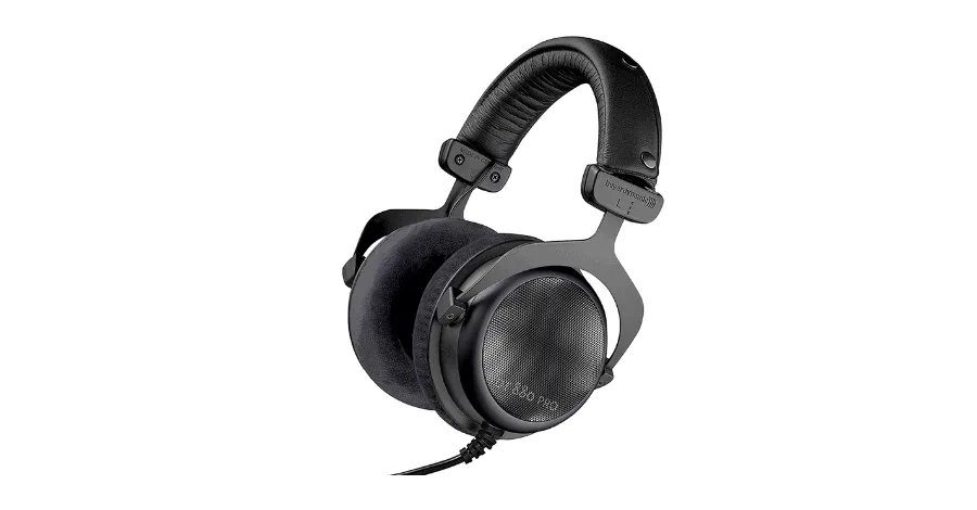 Beyerdynamic DT 880 PRO semi-open studio headphones