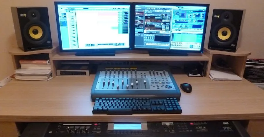 Flickr minimal studio, plenty of room for gear and dual screens in a clean layout
