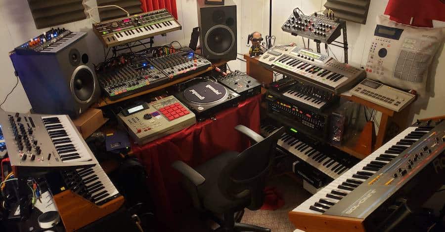 Imgur gear studio, so much hardware it feels claustrophobic