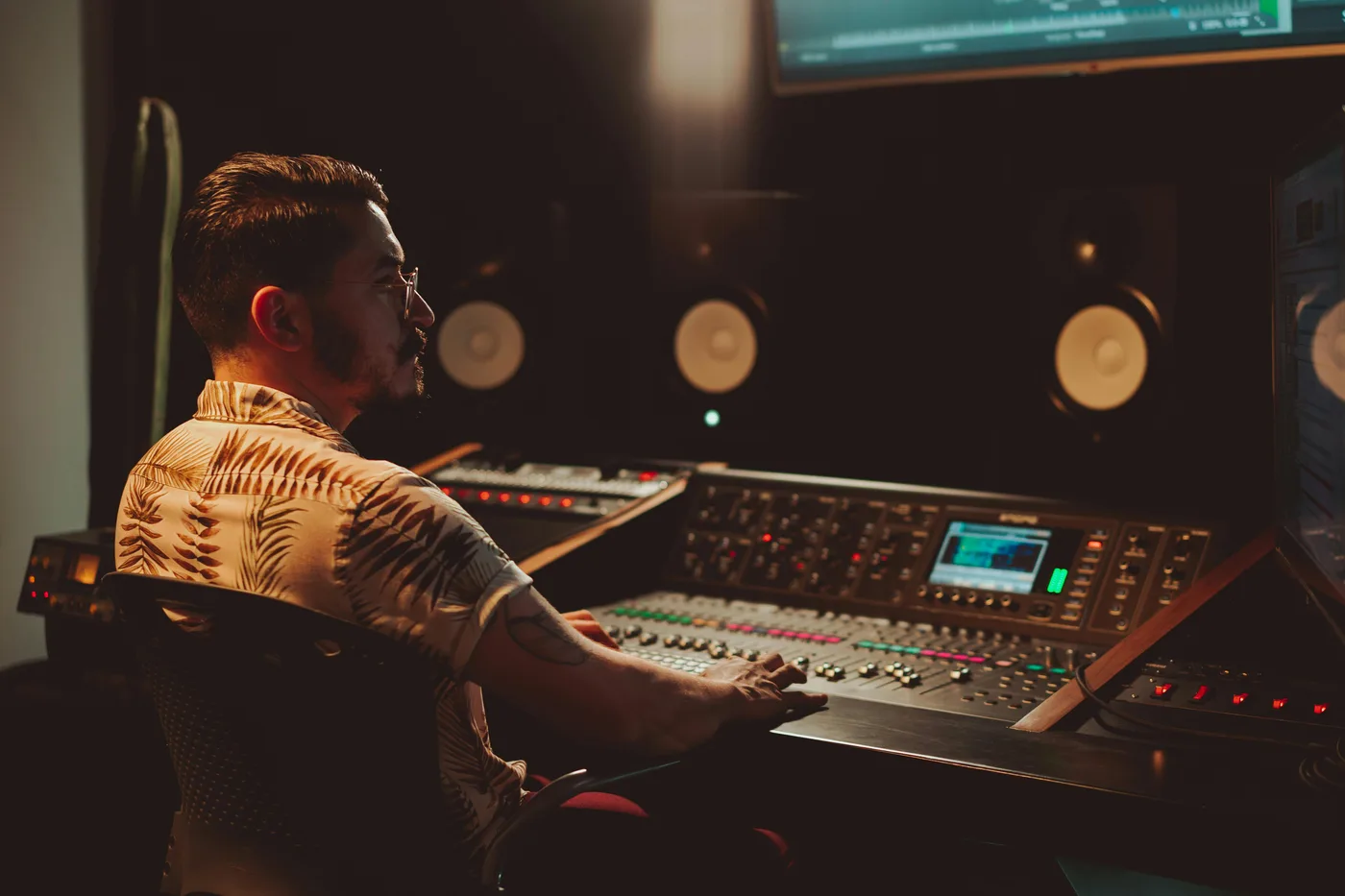 Mixing session with the how to mix music workflow visible across the channel strip