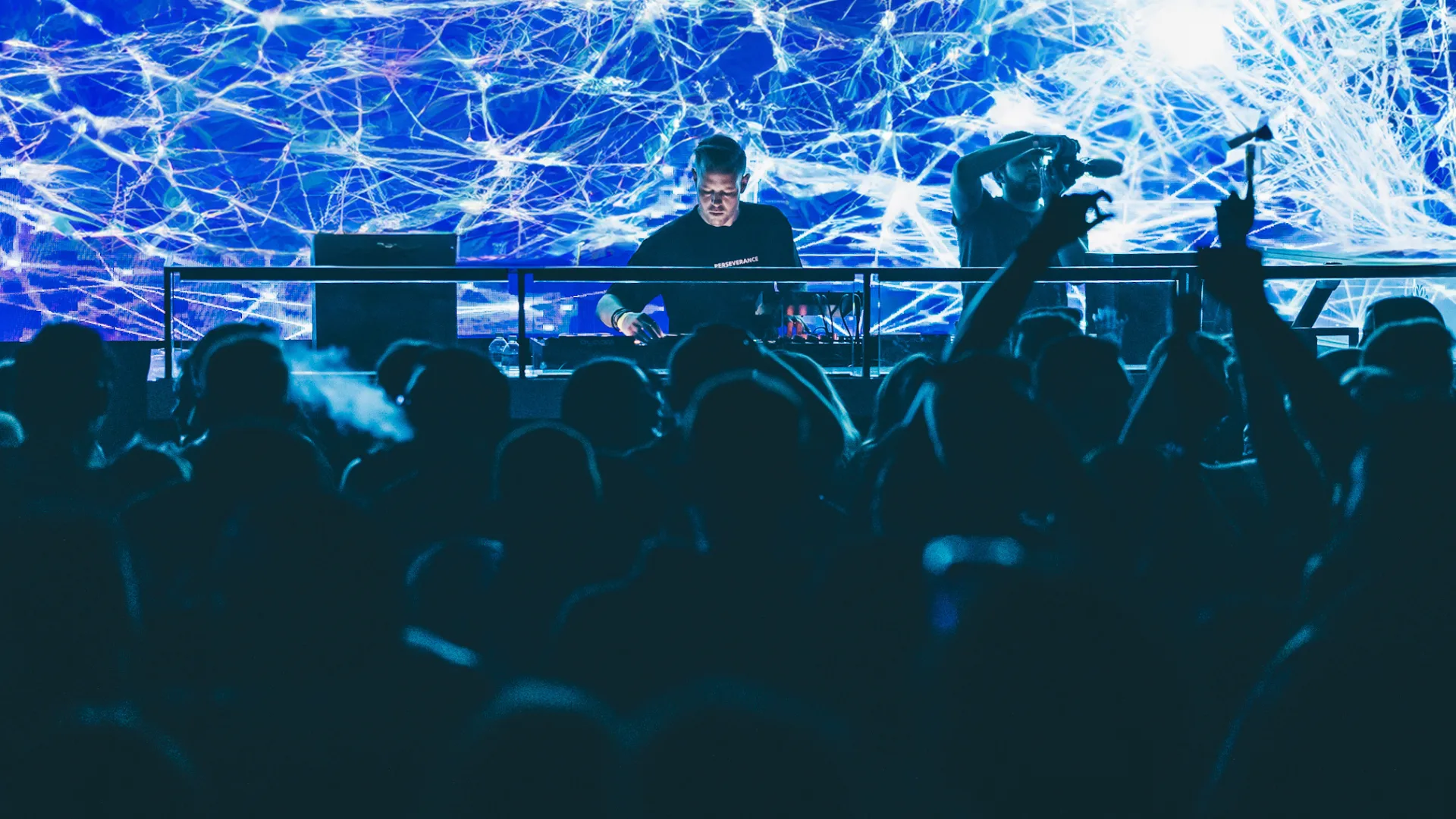 Hyperbits performing live